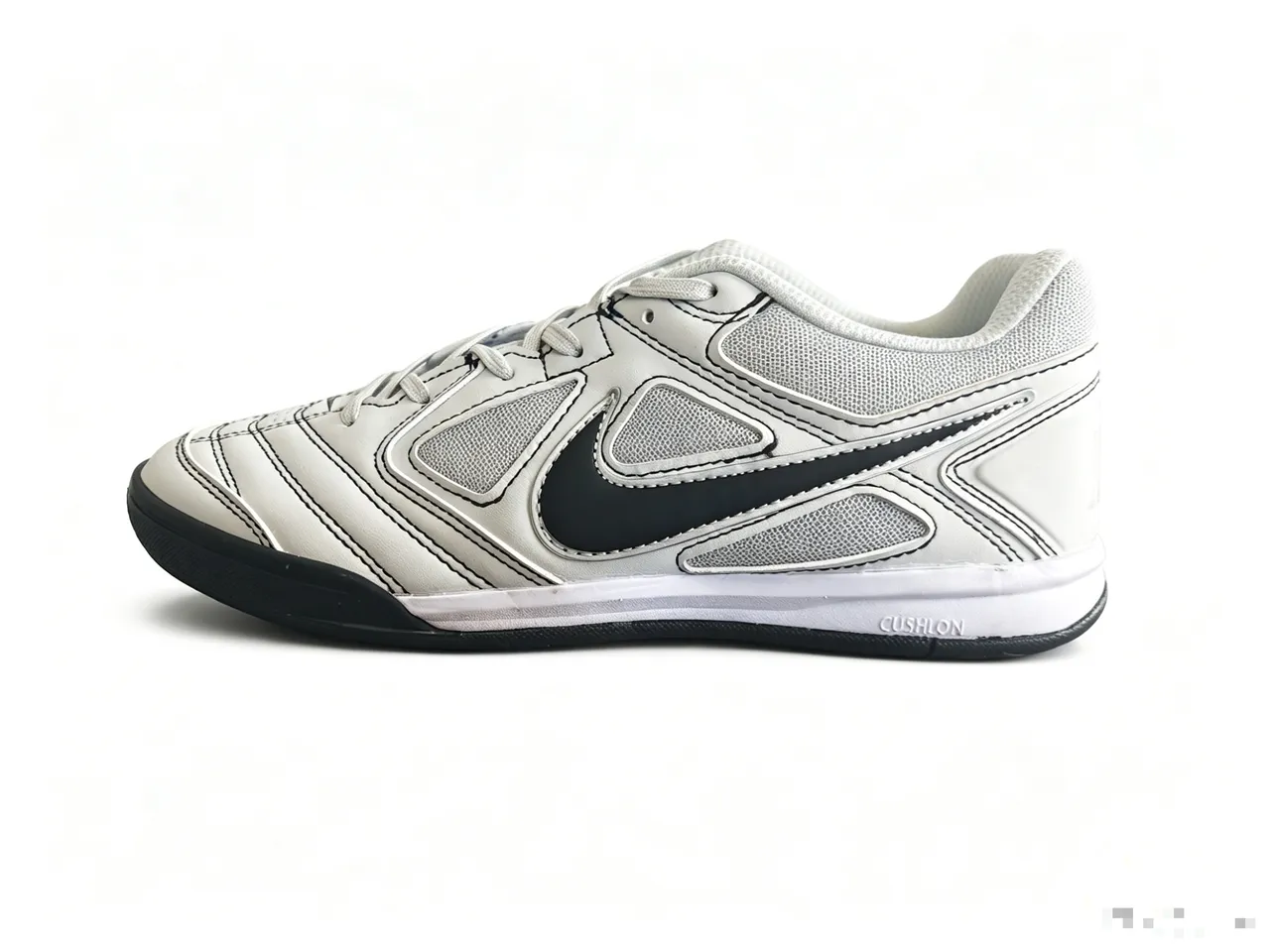 Nike White Black Low-Top Synthetic-Mesh Upper Indoor Soccer Shoes