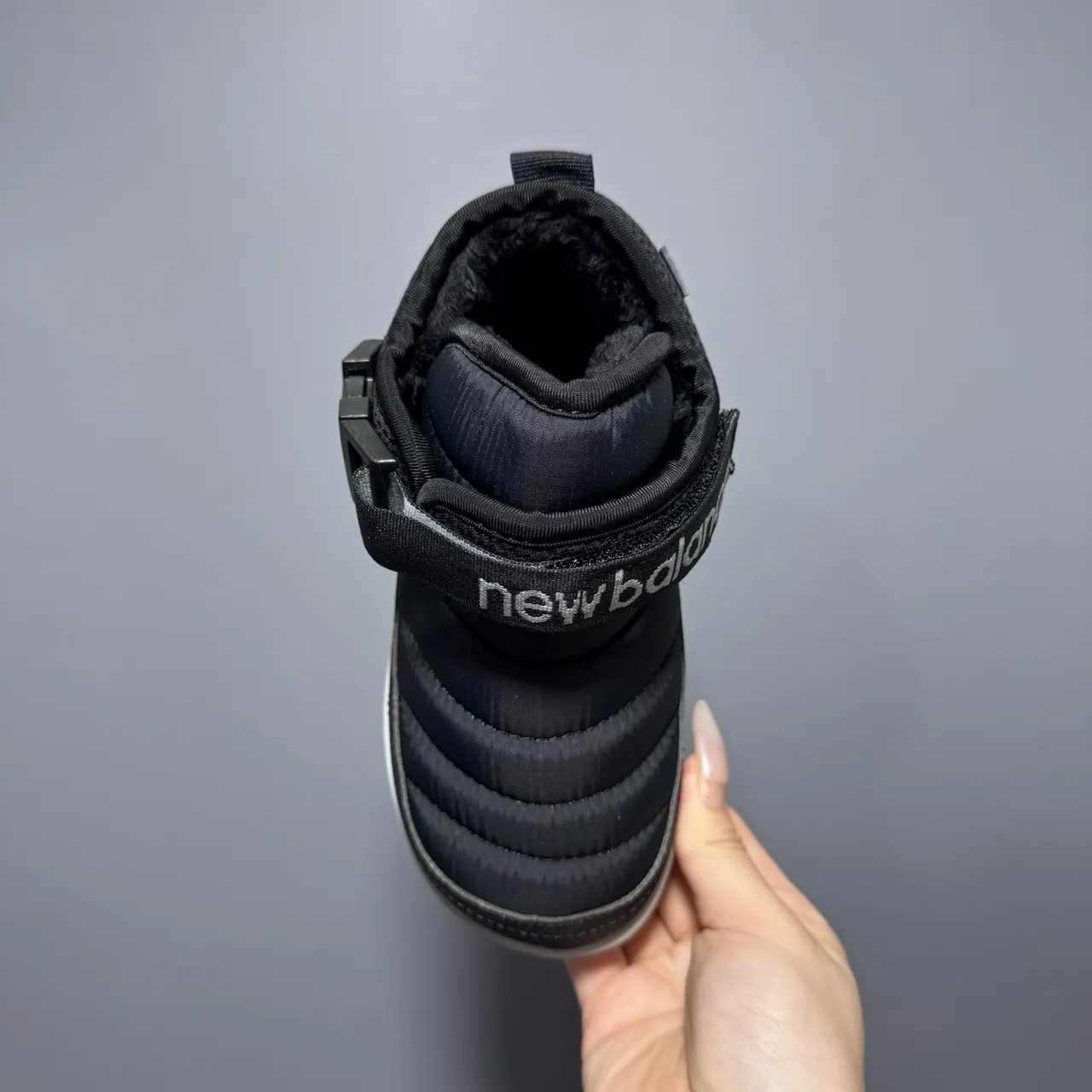 New Balance Silver Black Quilted Puffer Upper Single Velcro Strap Lifestyle Sneakers