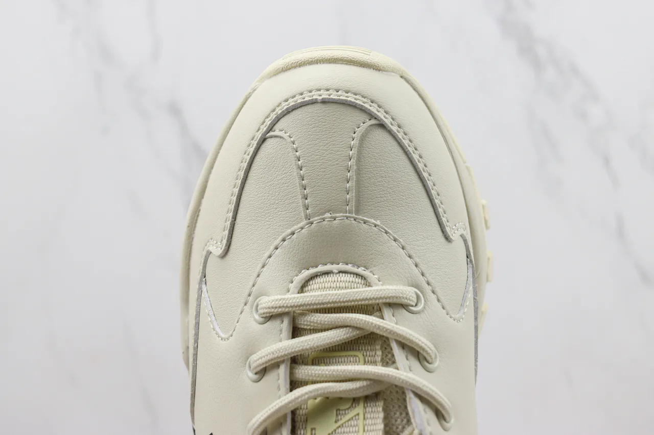 New Era Chunky Runner Beige Black Sole Oversized Team Logo Chunky Sneakers