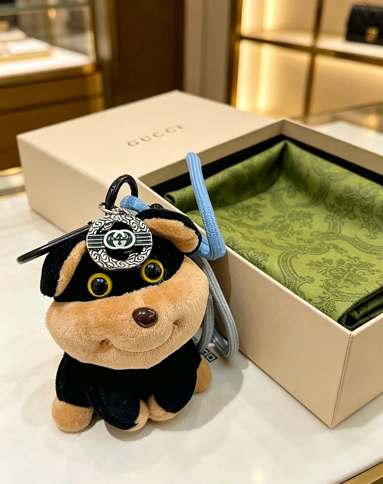 Gucci Black Beige Plush Dog Silhouette Velvet-Like And Fabric Handbag