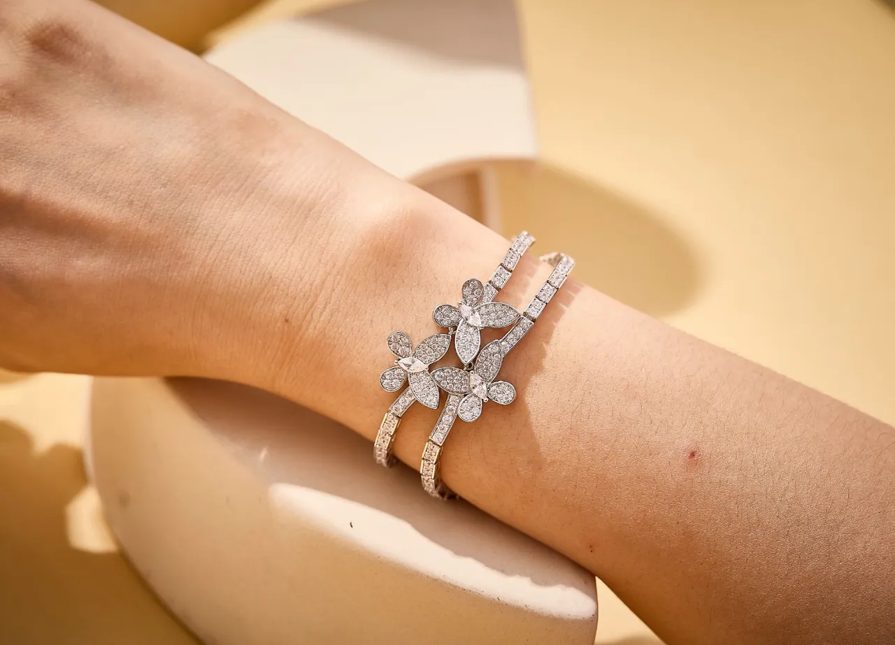 Floral Pavé Emerald and Diamond Bracelet