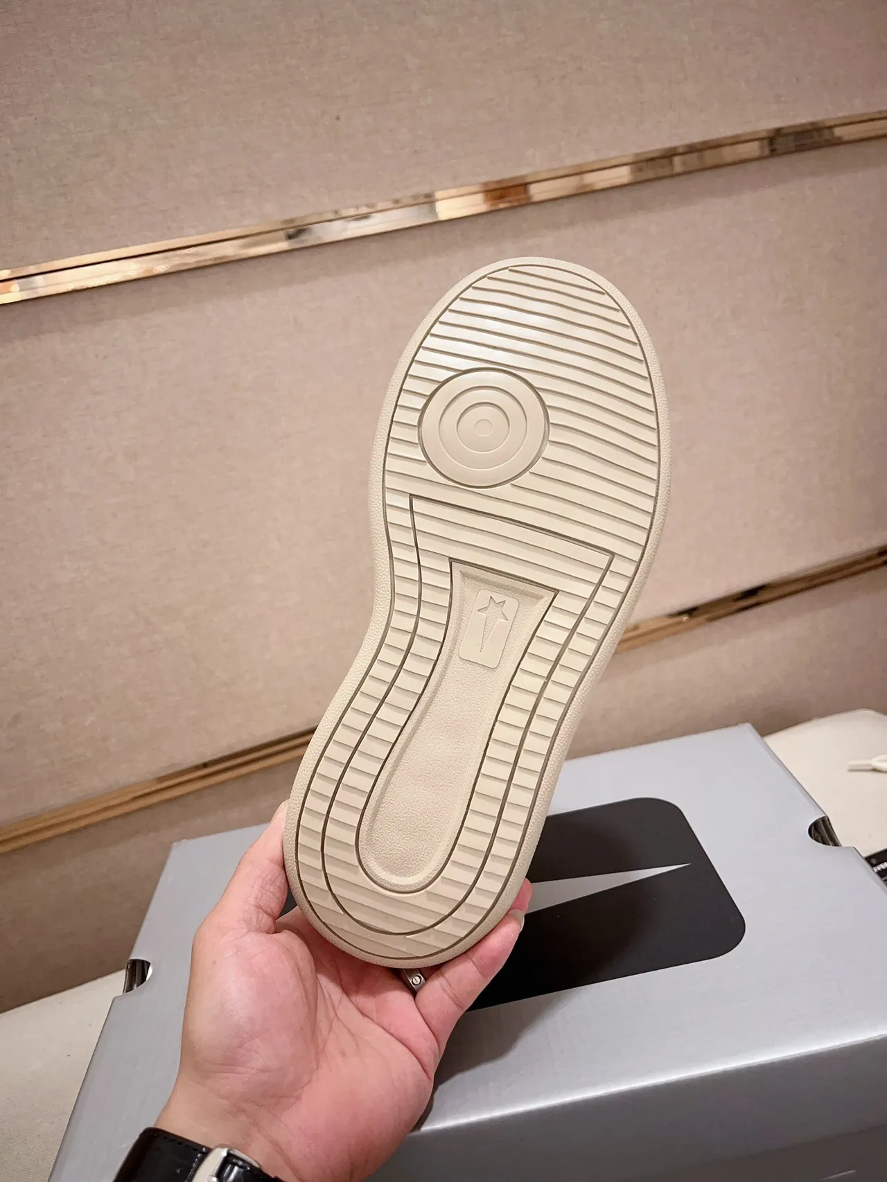 Converse Star Logo Platform Sneaker Off-White Lifestyle Sneakers