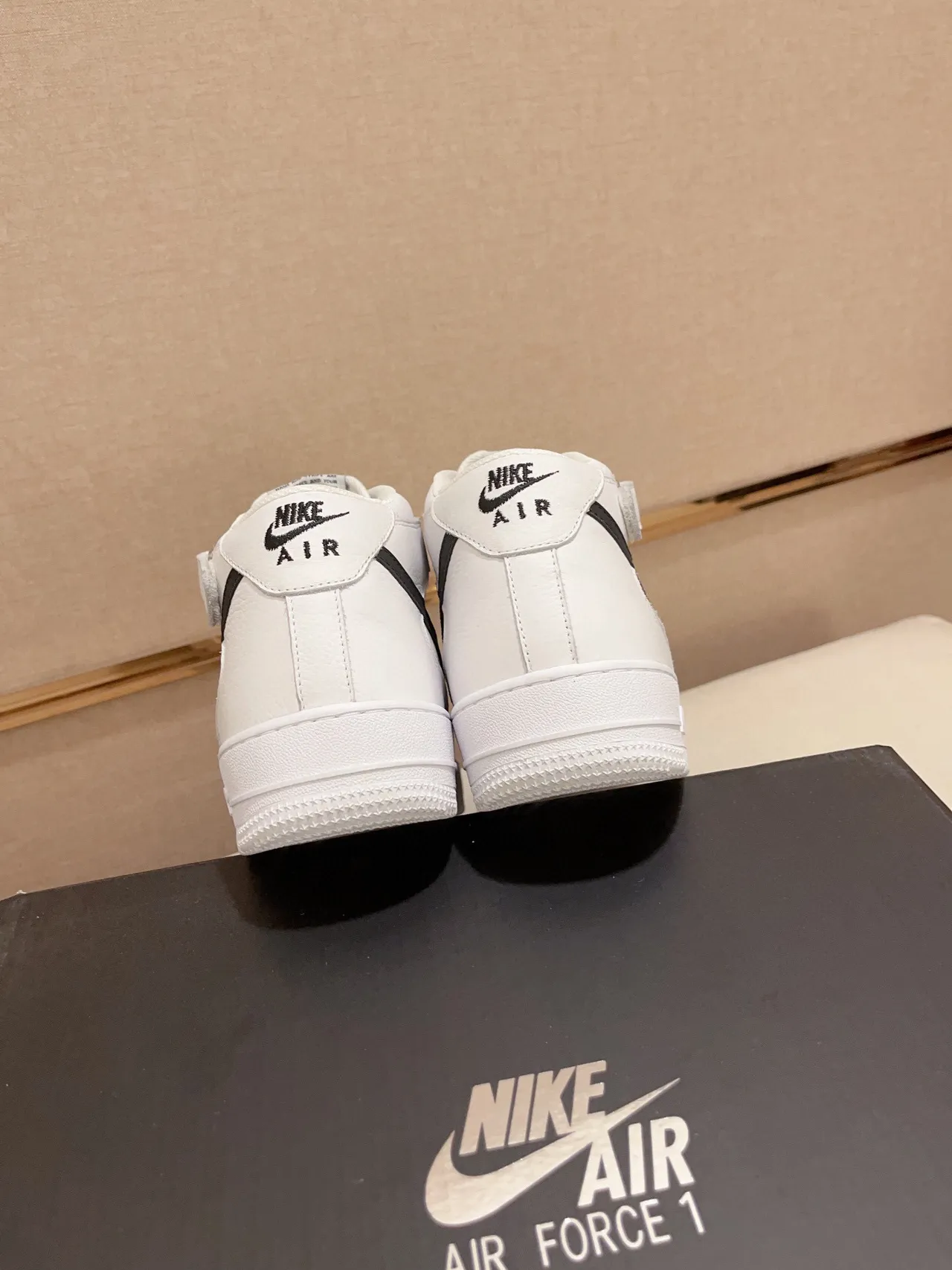 Nike White Black High-Top Leather Upper Lifestyle Sneakers