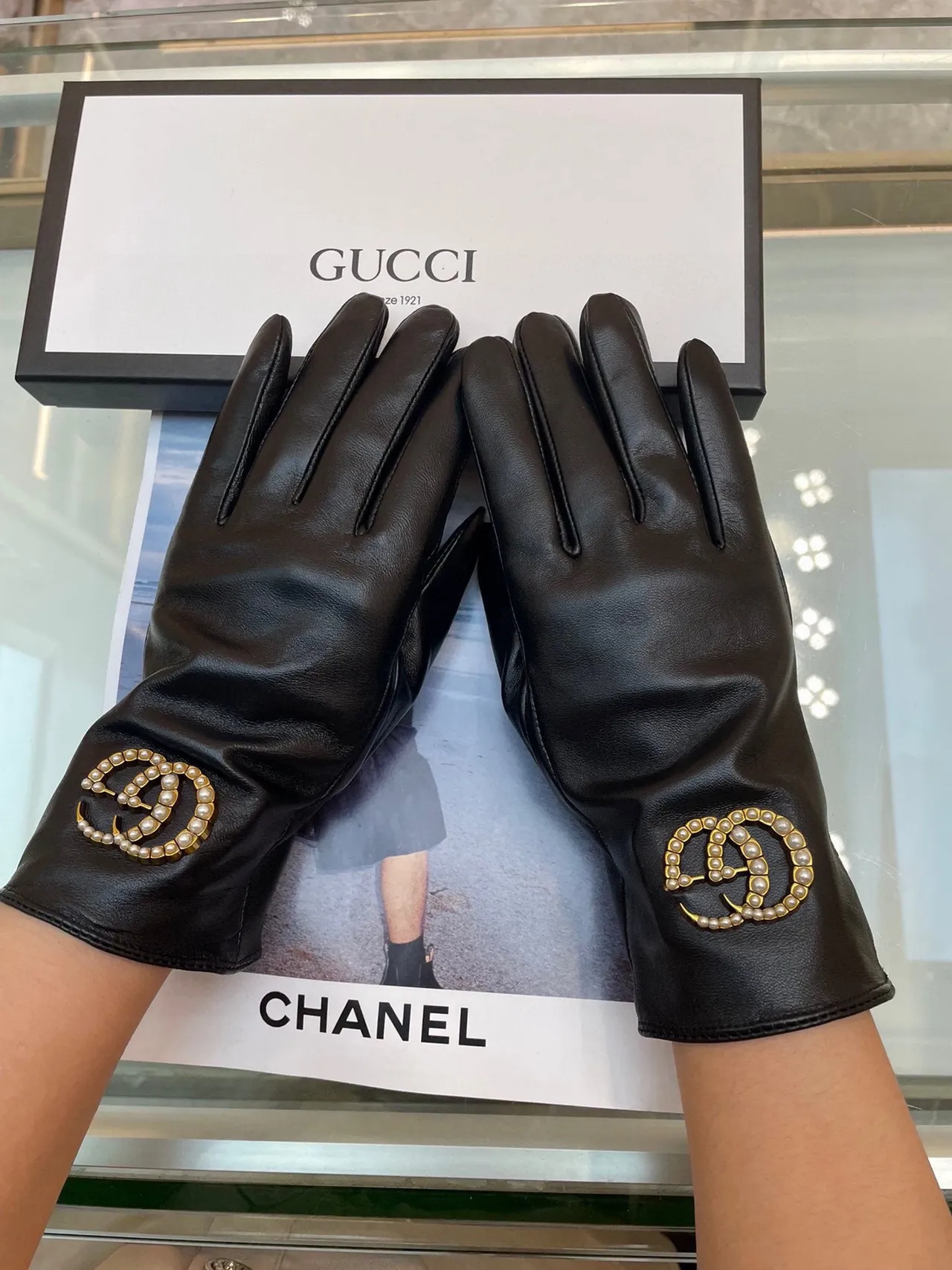 Gucci GG Marmont-inspired Black Gold Smooth Pearl-Embellished Interlocking G Logo Leather Gloves