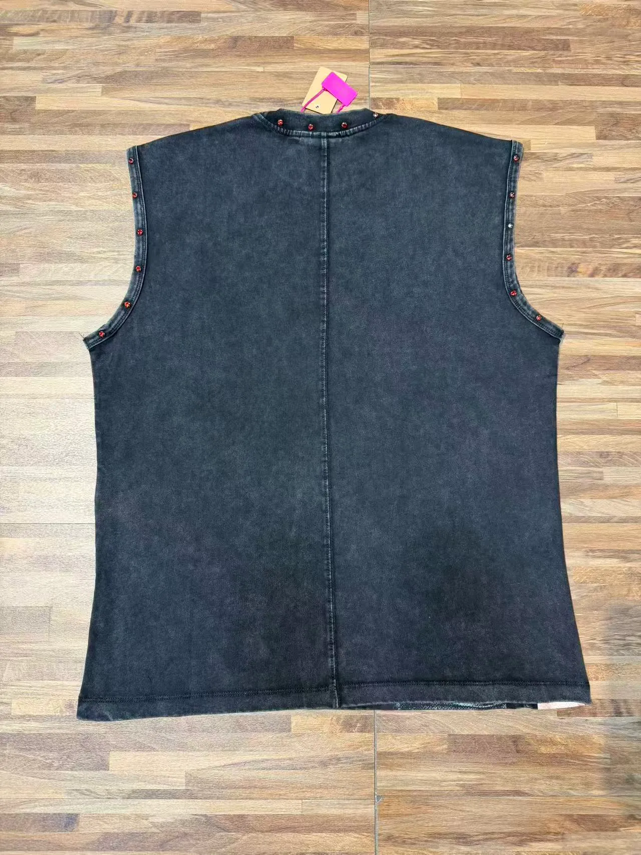 Graphic-Print Riveted Armhole Vest Top