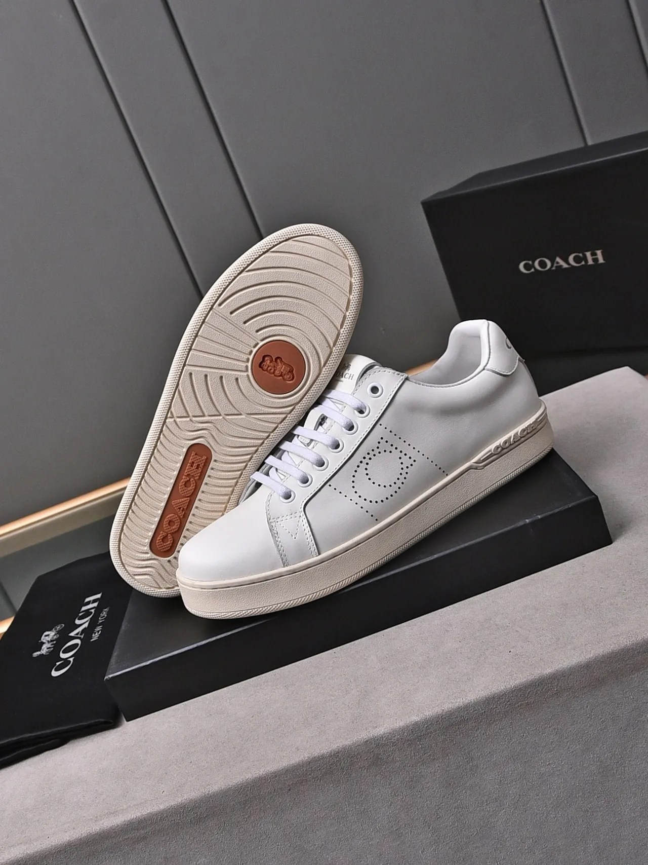 Coach White Beige Leather Upper Perforated Logo Panel Lifestyle Sneakers