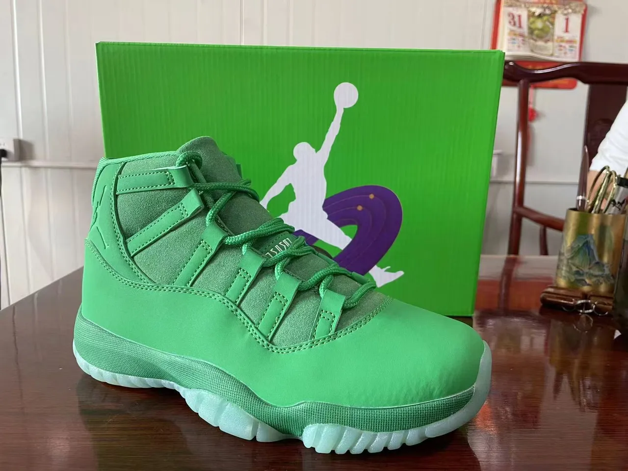 Air Jordan 11 Monochromatic Green High-Top Basketball Shoes