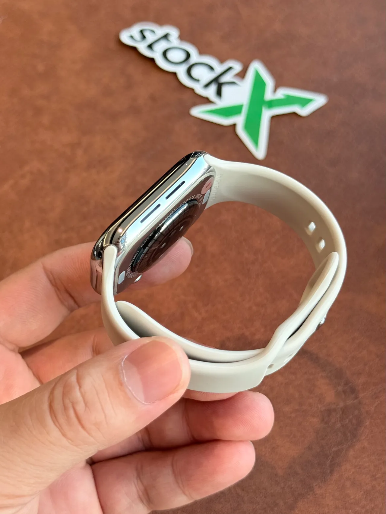 Apple Beige Silver Flat-Edged Stainless Steel Case Off-White Silicone Band Sports Watch