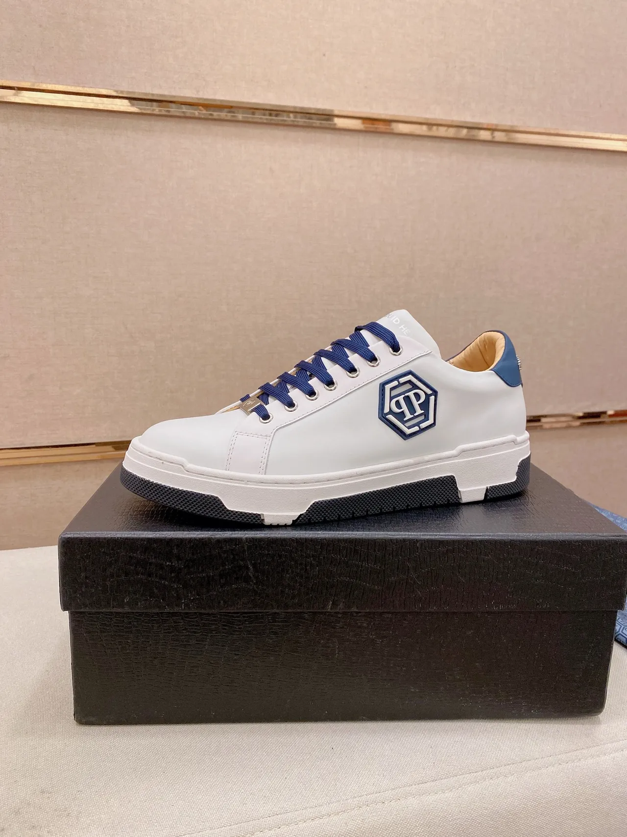 Philipp Plein White Navy Low-Top Leather Upper Lifestyle Sneakers
