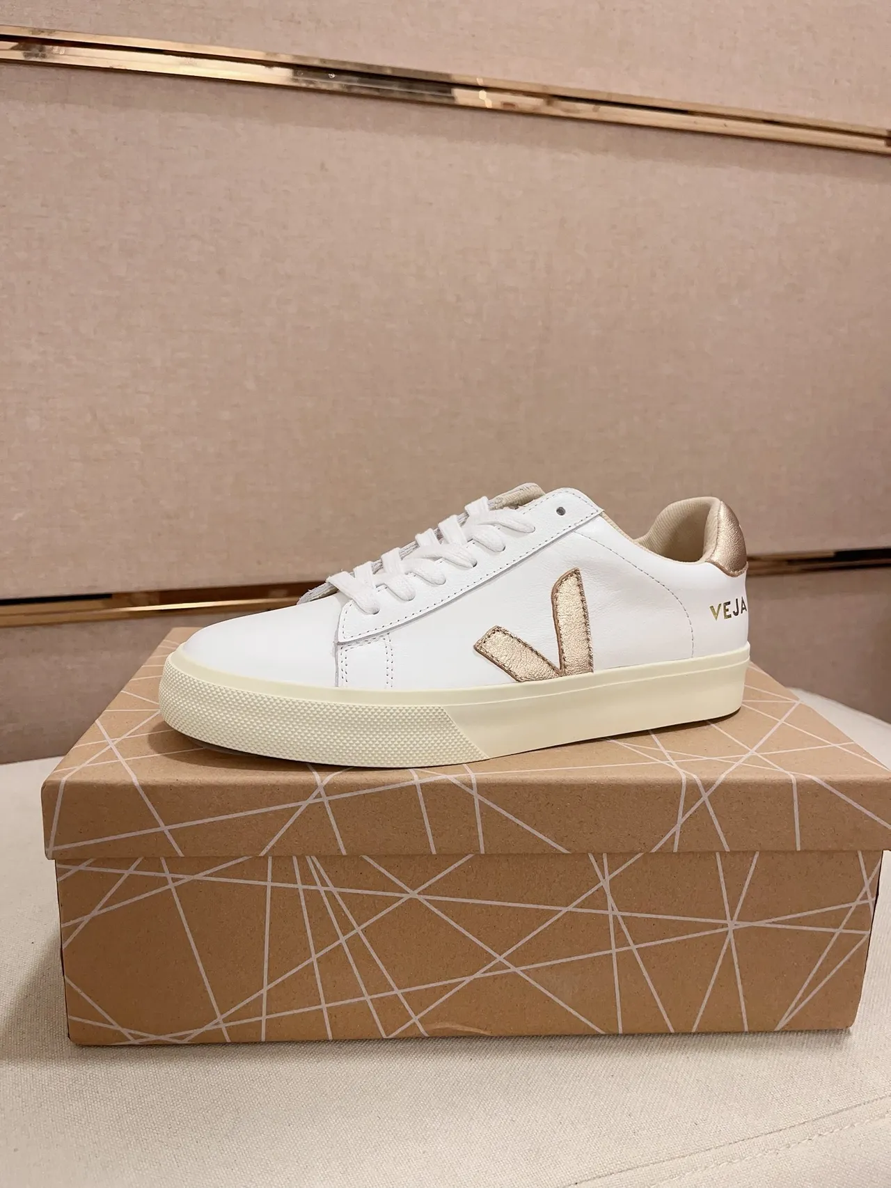 VEJA White Gold Low-Top Leather Upper Lifestyle Sneakers