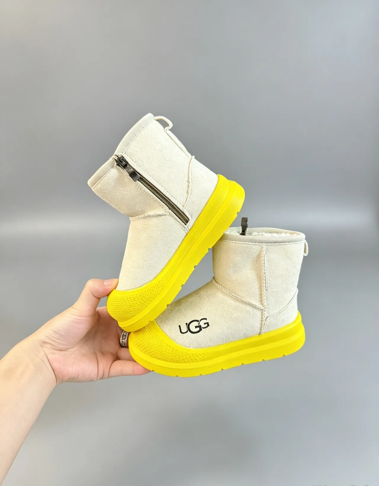 UGG Brown Beige Suede Upper Pull Tab Snow Boots