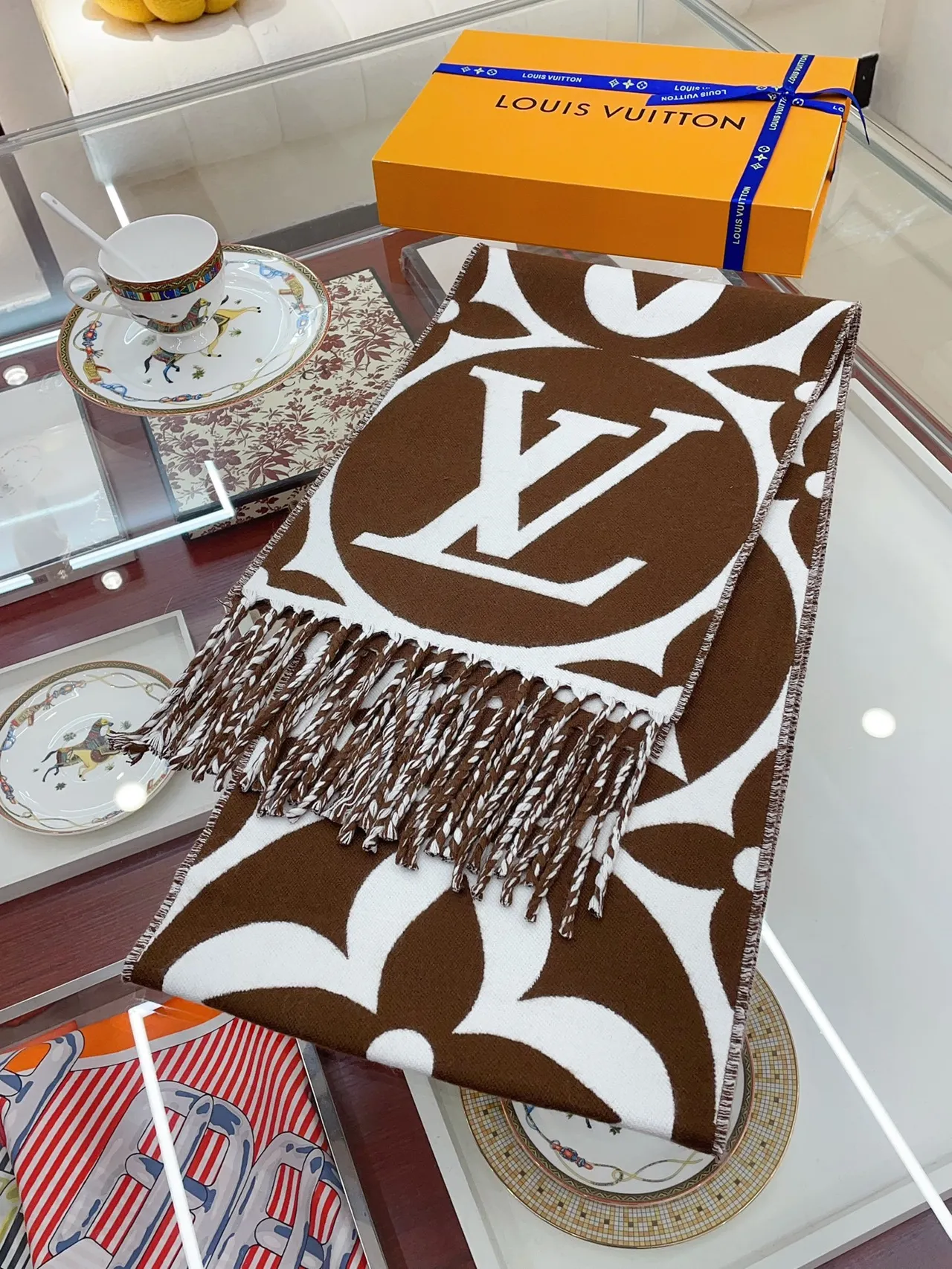 Louis Vuitton Monogram Flower Brown and White Cashmere Scarf