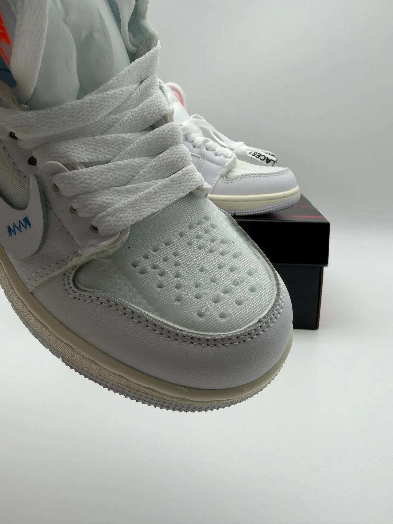 Air Jordan 1 Red White High-Top Perforated Toe Basketball Shoes