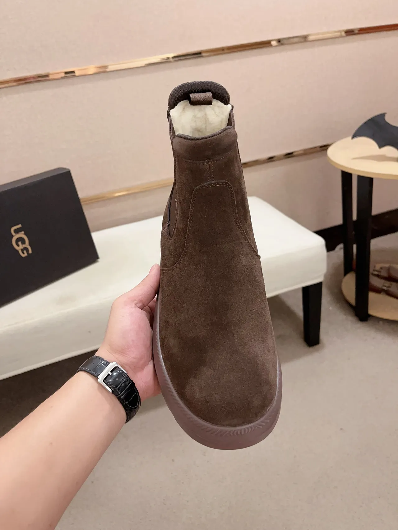 UGG Chelsea Boot Brown Gray Suede Upper Elastic Side Gussets Chelsea Boots