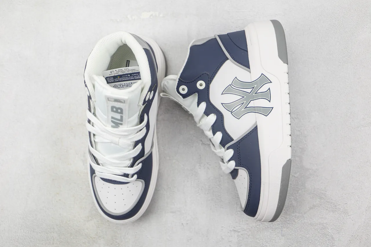 Mitchell & Ness NY Yankees High Top Lifestyle Sneakers