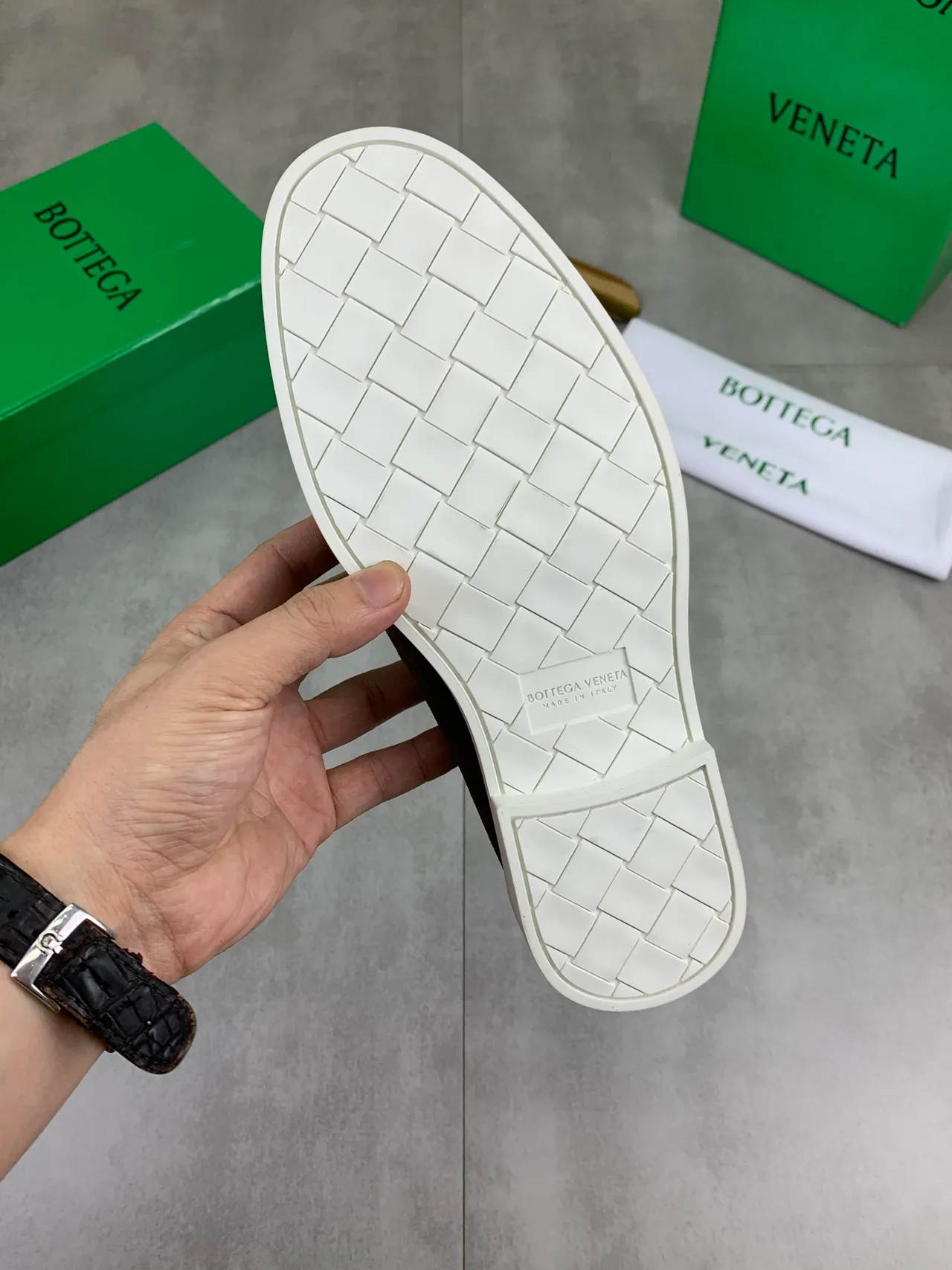 Bottega Veneta Brown White Suede Upper Moc-Toe Stitching Loafer