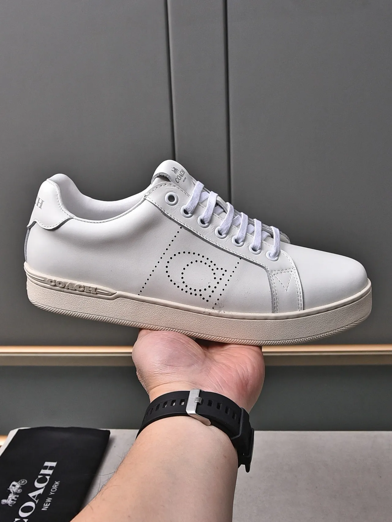 Coach White Beige Leather Upper Perforated Logo Panel Lifestyle Sneakers