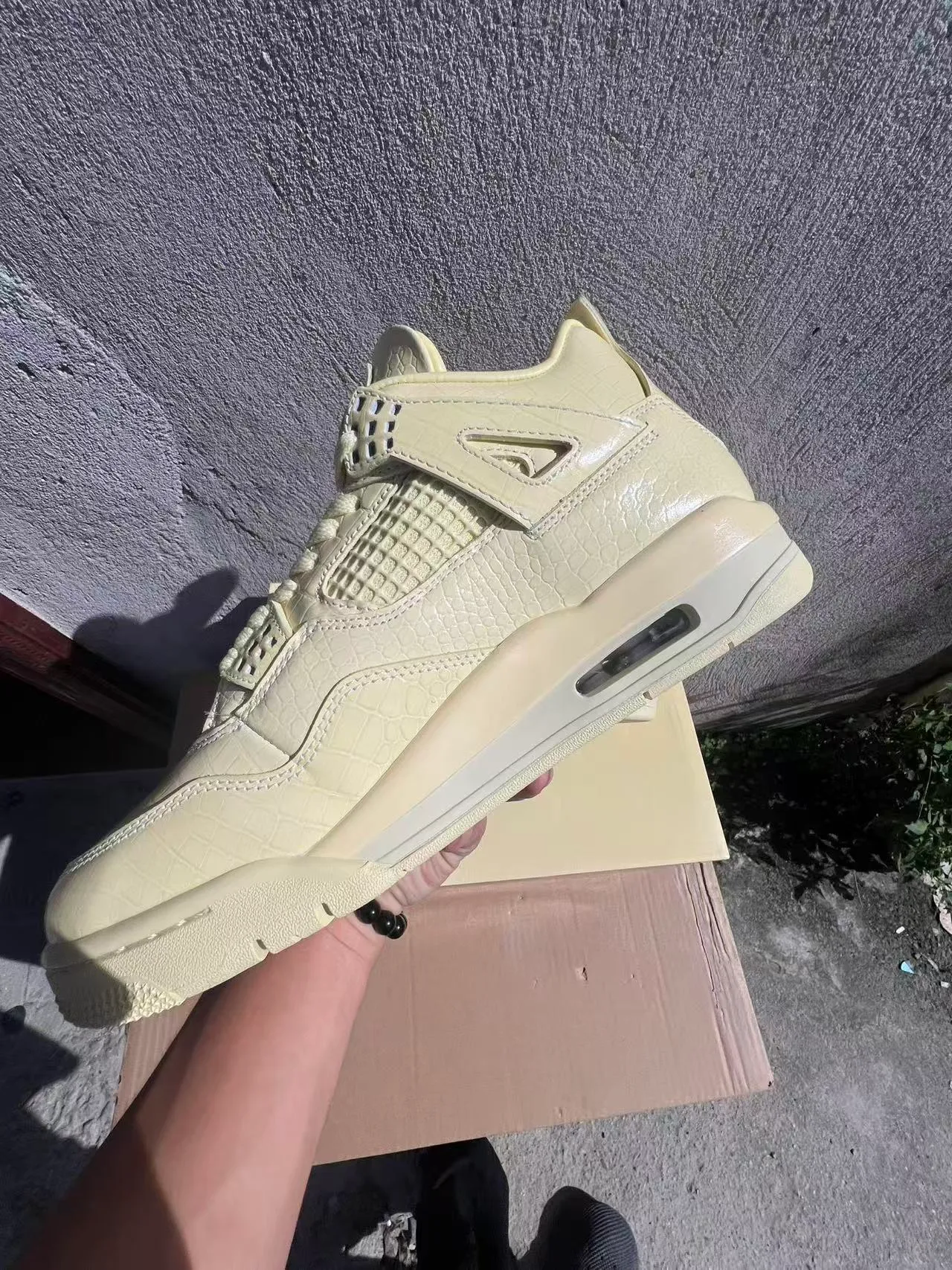 Air Jordan 4 Monochromatic Cream Basketball Shoes