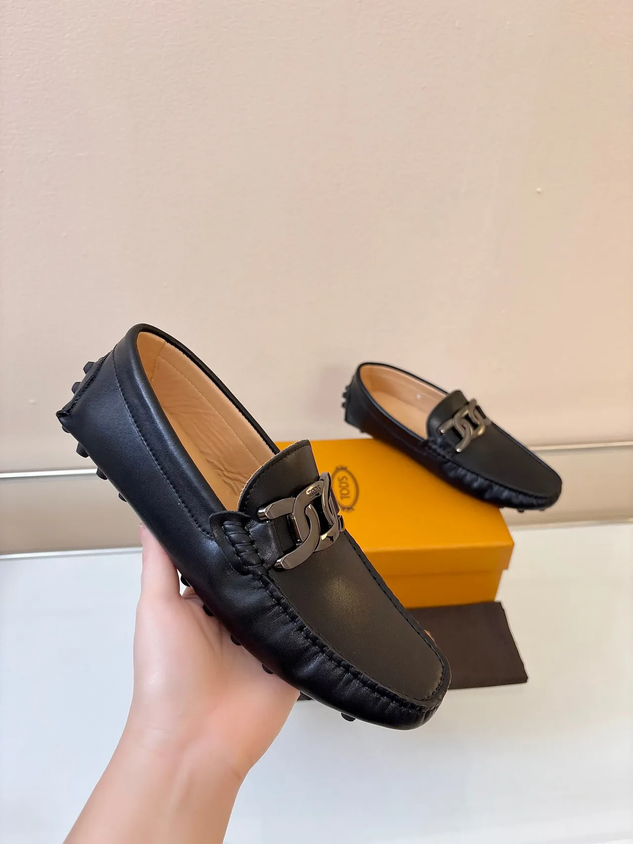 Tod's Gommino Loafer Black Leather Horsebit Buckle Pebble Sole Loafer