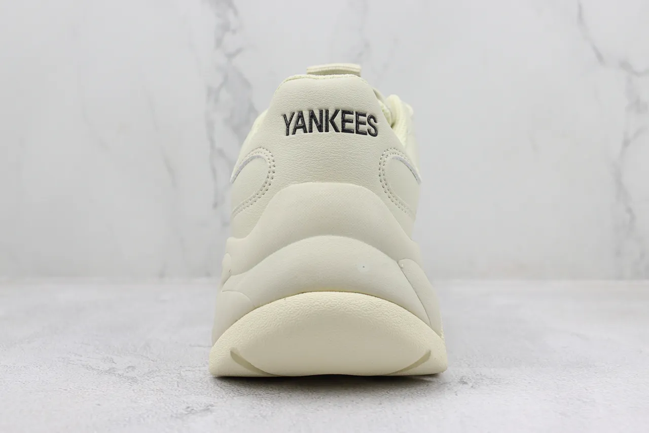 New Era Chunky Runner Beige Black Sole Oversized Team Logo Chunky Sneakers
