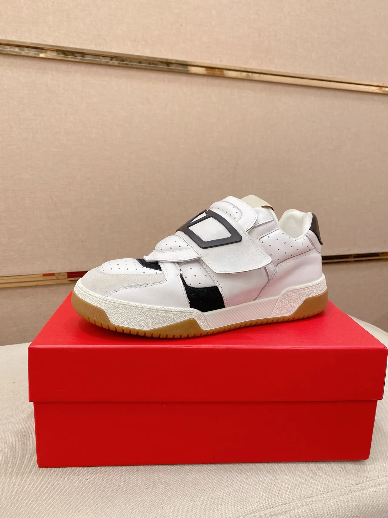 White Black Strap-and-Buckle Closure Perforated Leather Upper Sneakers
