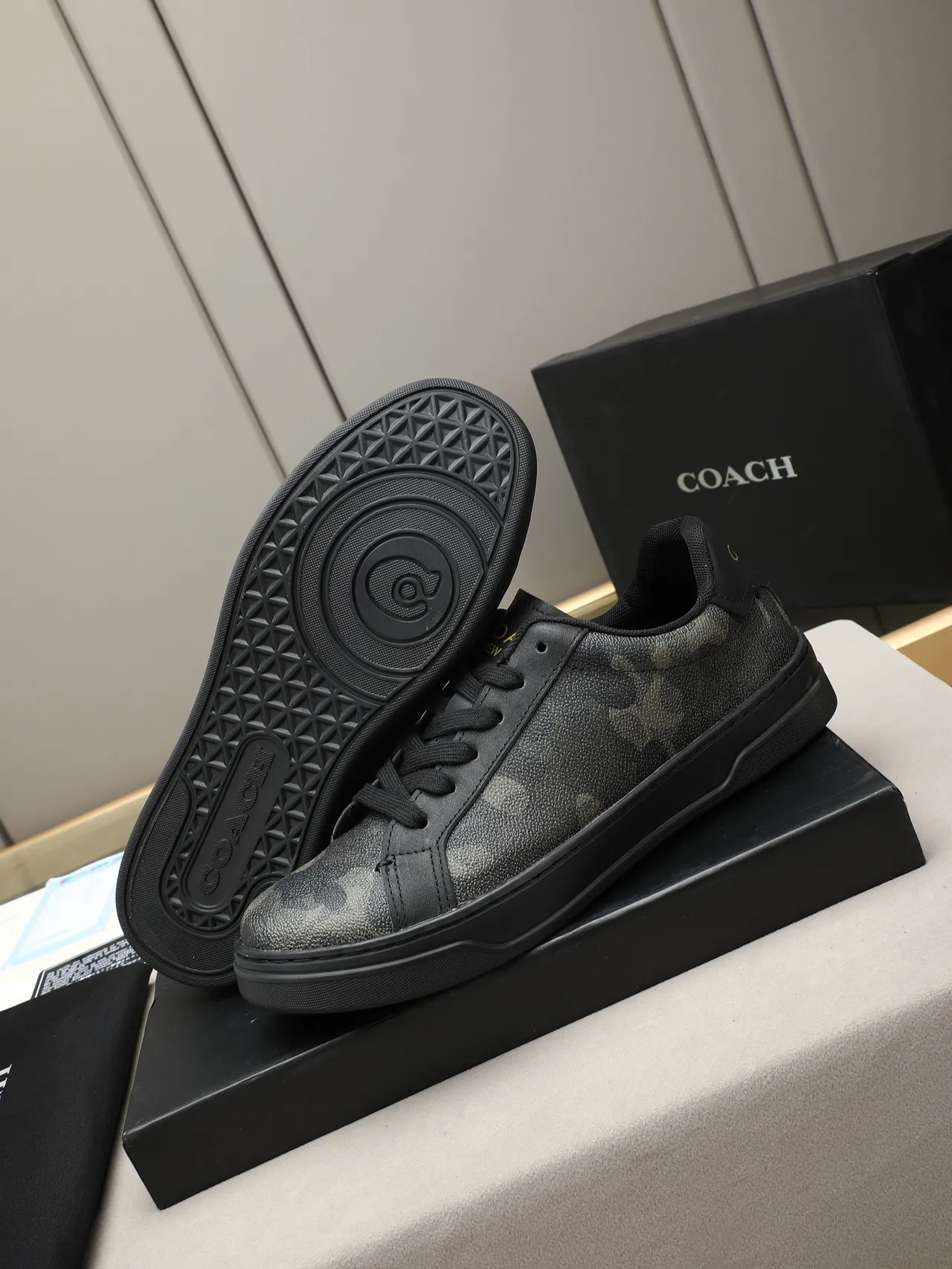 Coach Black Low-Top Textured Leather Upper Sneakers