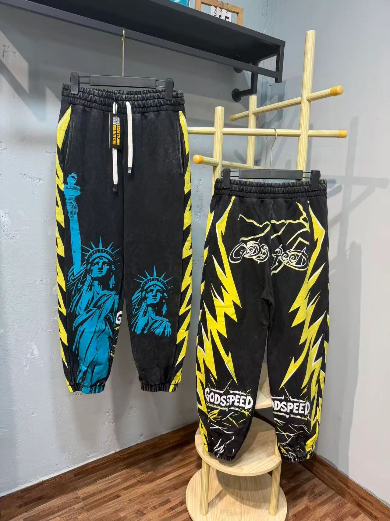 Godspeed Black Yellow Graphic-Print Lightning Motif Tracksuit