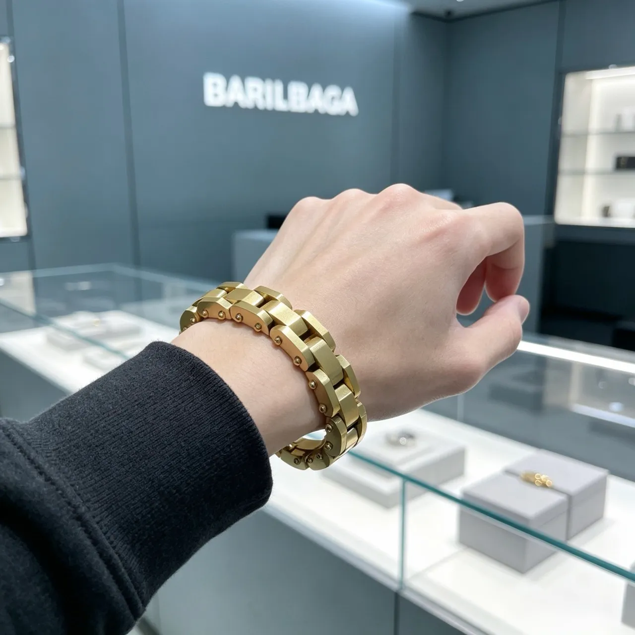 Balenciaga Chunky Riveted Gold-Tone Chain Bracelet
