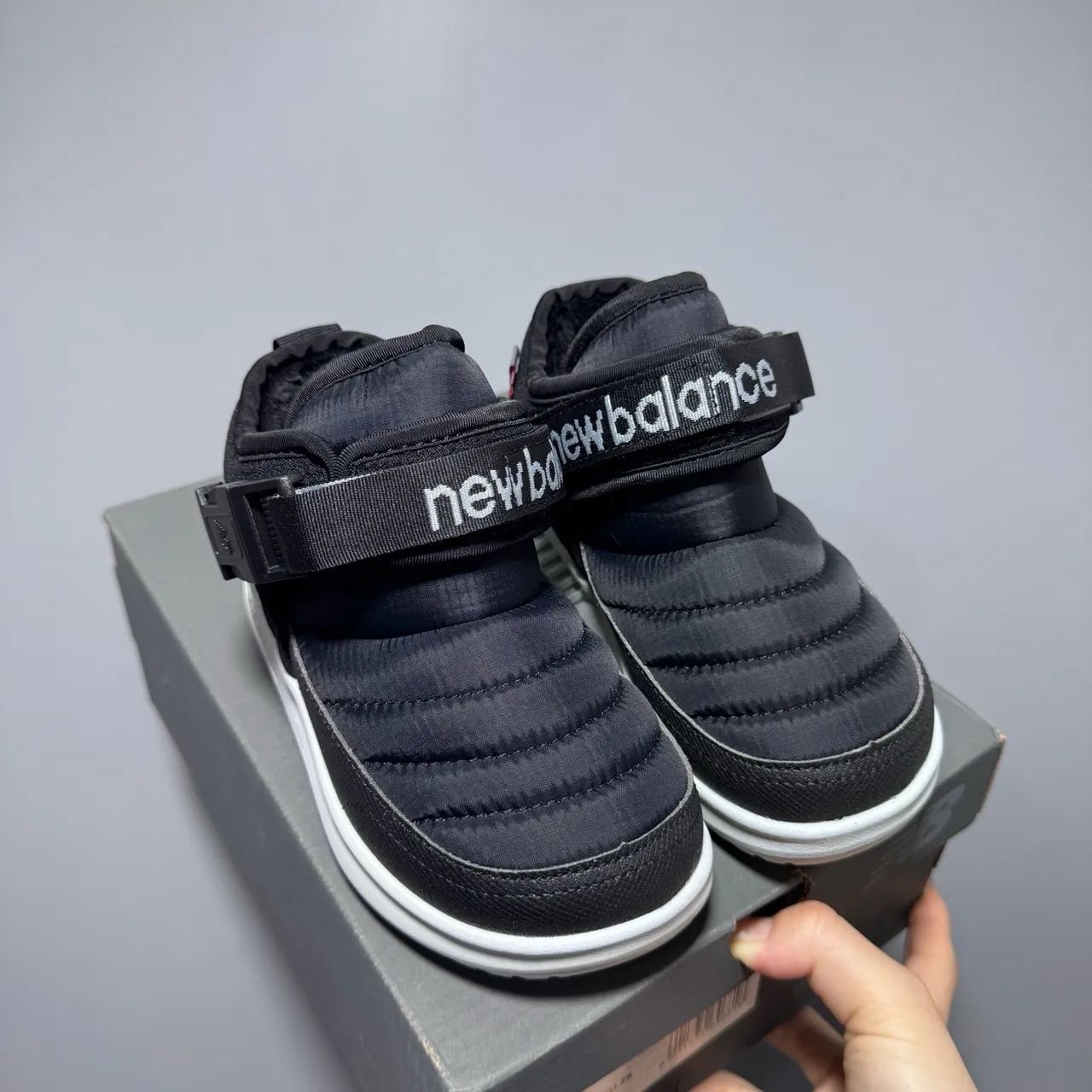 New Balance Silver Black Quilted Puffer Upper Single Velcro Strap Lifestyle Sneakers