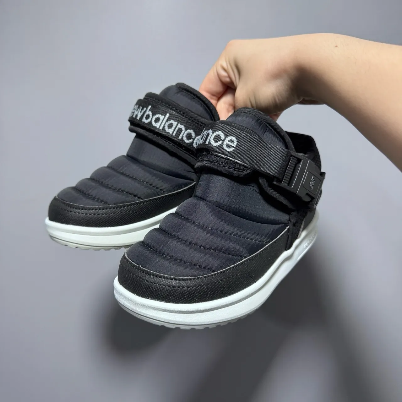 New Balance Silver Black Quilted Puffer Upper Single Velcro Strap Lifestyle Sneakers