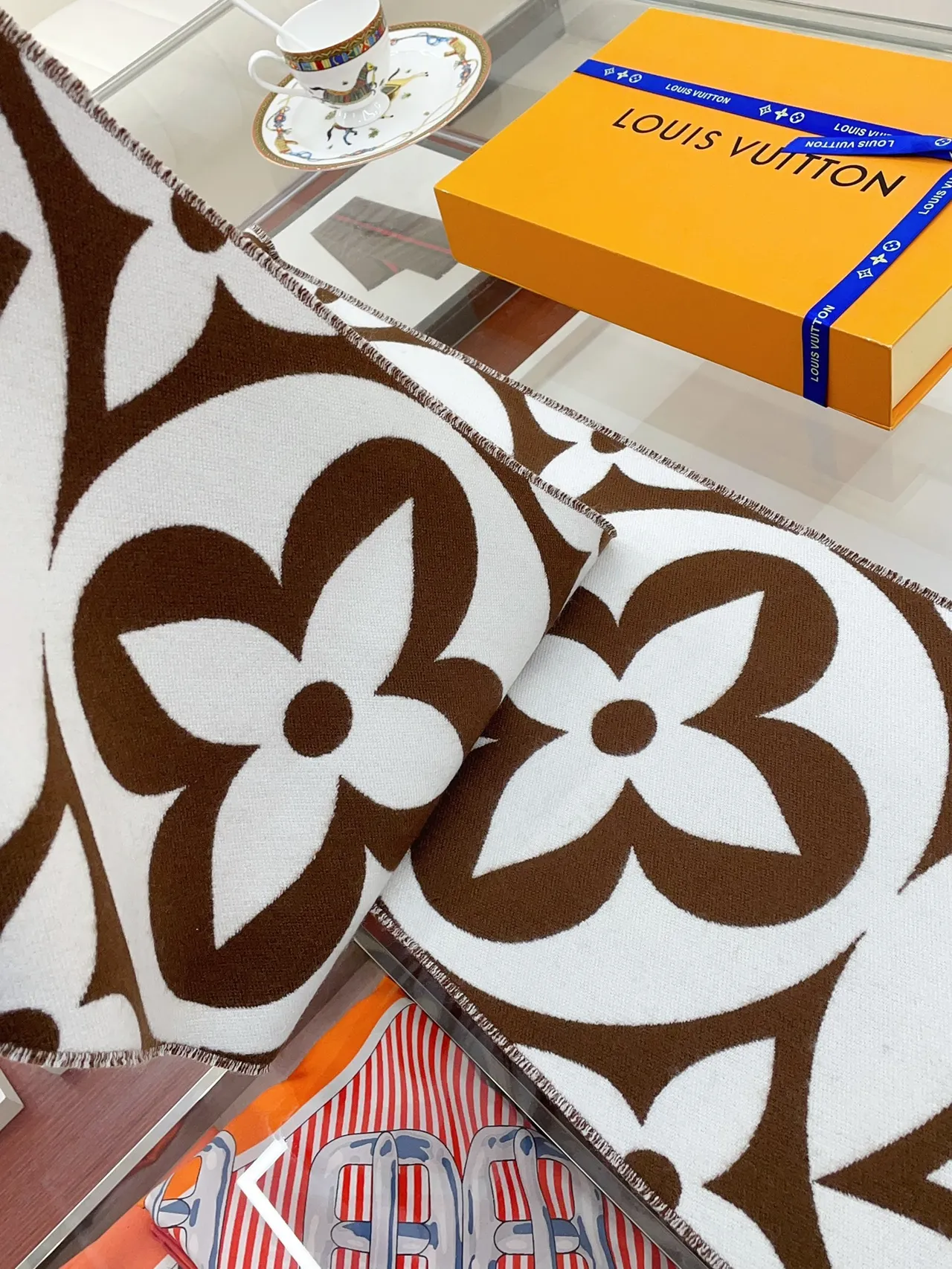 Louis Vuitton Monogram Flower Brown and White Cashmere Scarf