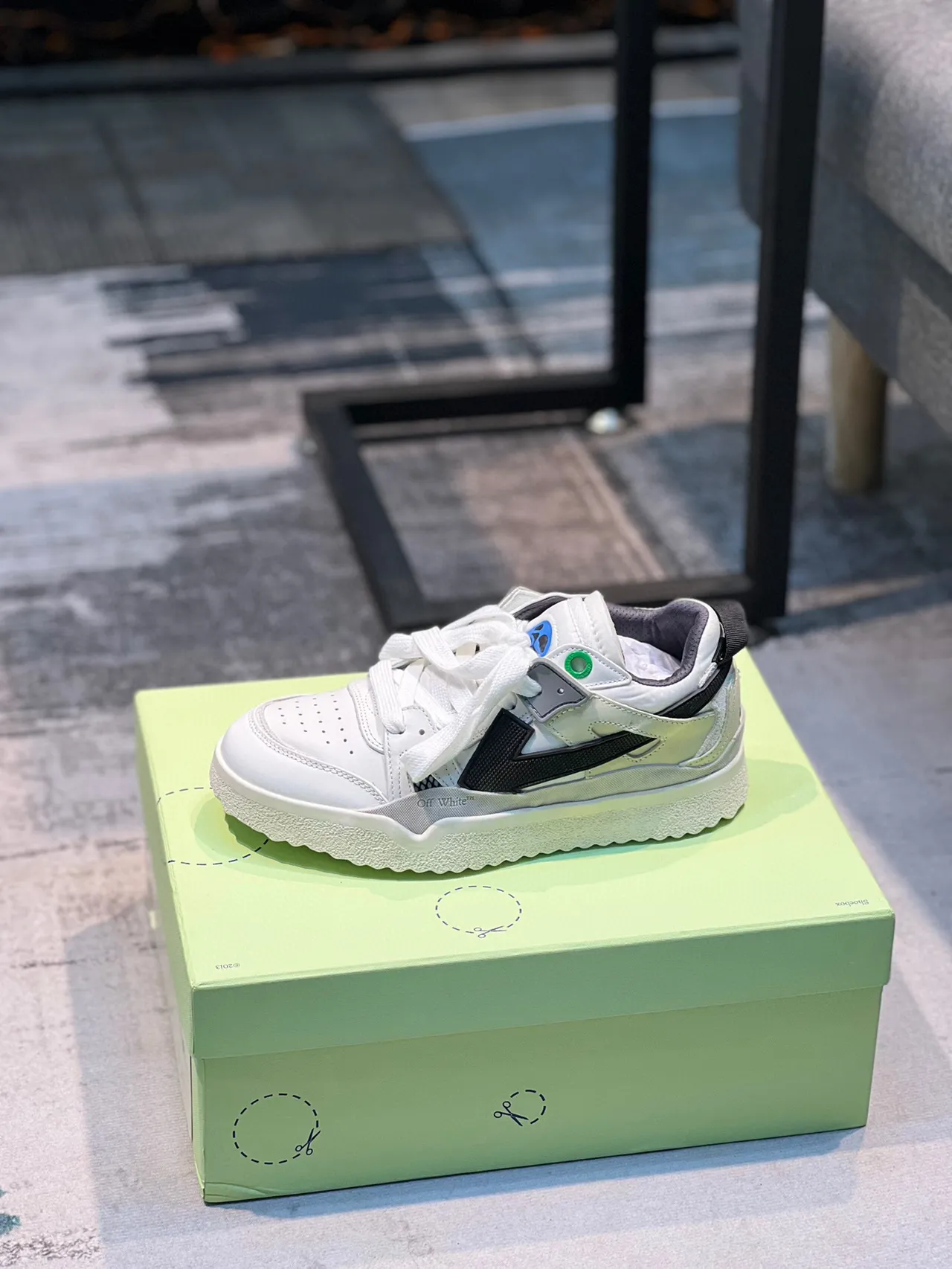 Off-White Black Low-Top Perforated Toe Lifestyle Sneakers