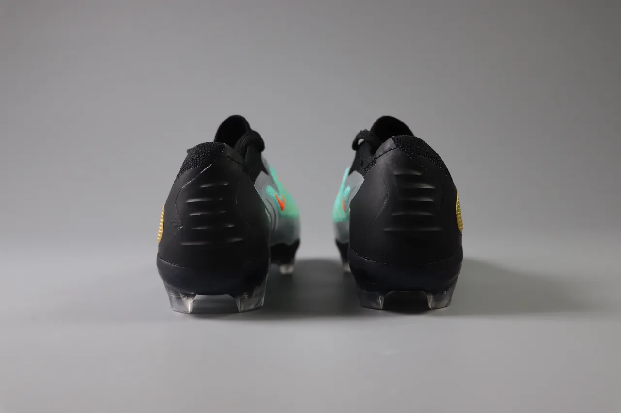 Nike Pink Green Low-Cut Synthetic Overlay Cage Artificial-Grass Soccer Shoes