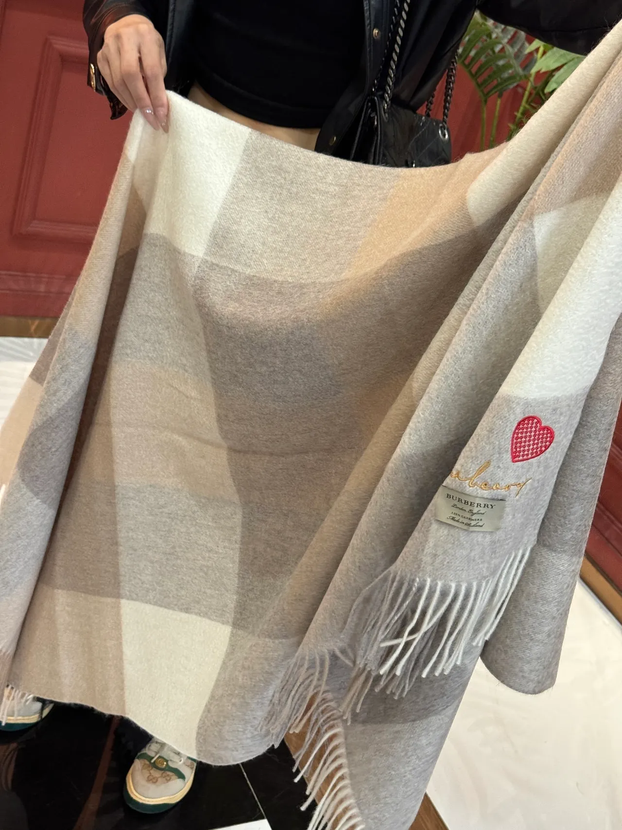 Burberry Beige Gray Large-Scale Check Pattern Fringed Edges Cashmere Scarf