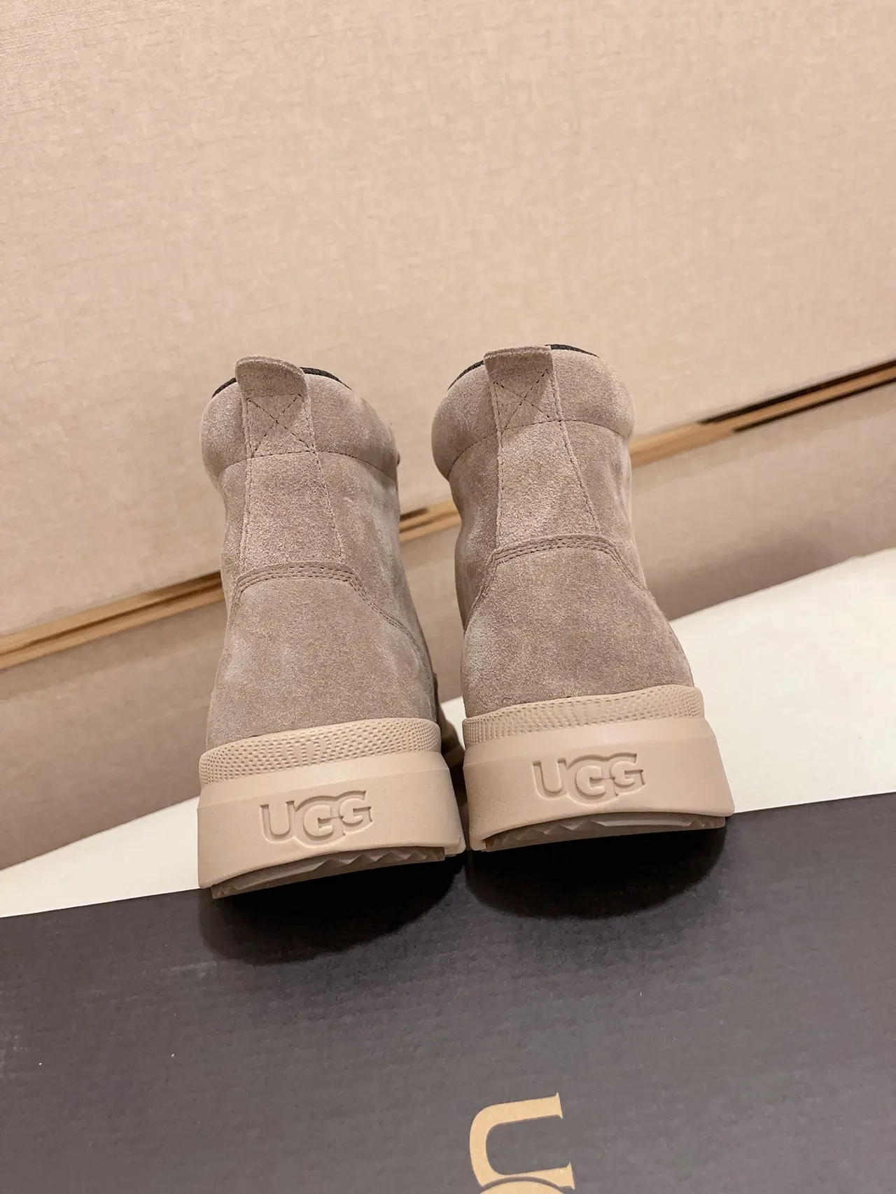 UGG Gray Beige Suede Upper Lace-Up Front Work Boots
