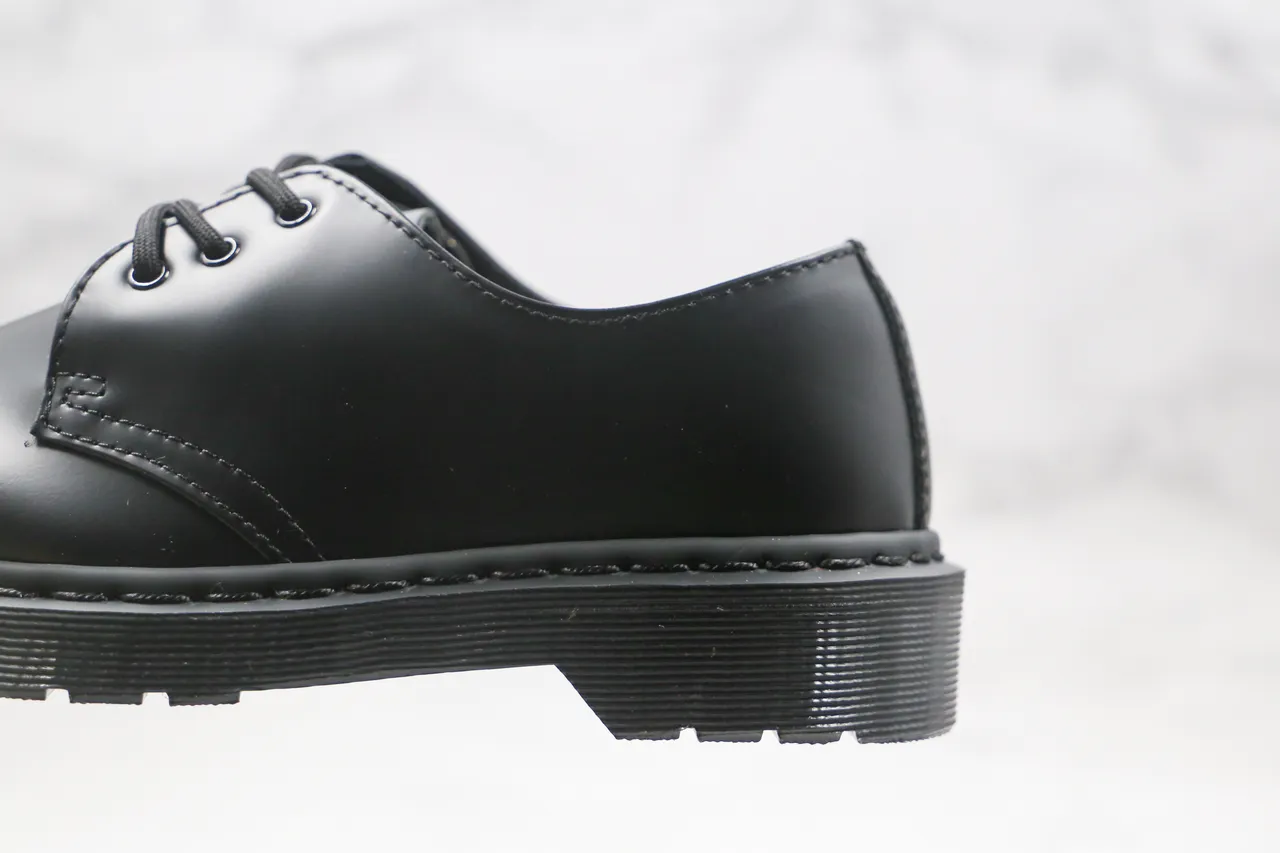 Dr. Martens 1461 Black Smooth Leather 3-Eyelet Closed Lacing Oxford Shoes