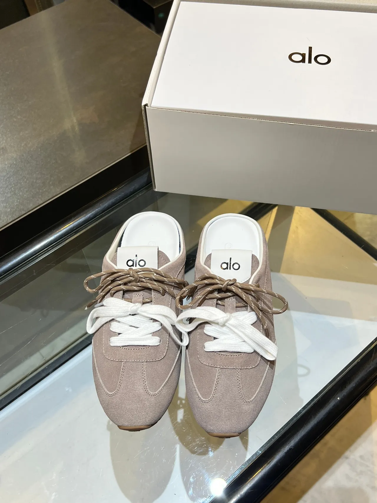 Alo Beige White Suede Upper Dual-Tone Laces Lifestyle Sneakers