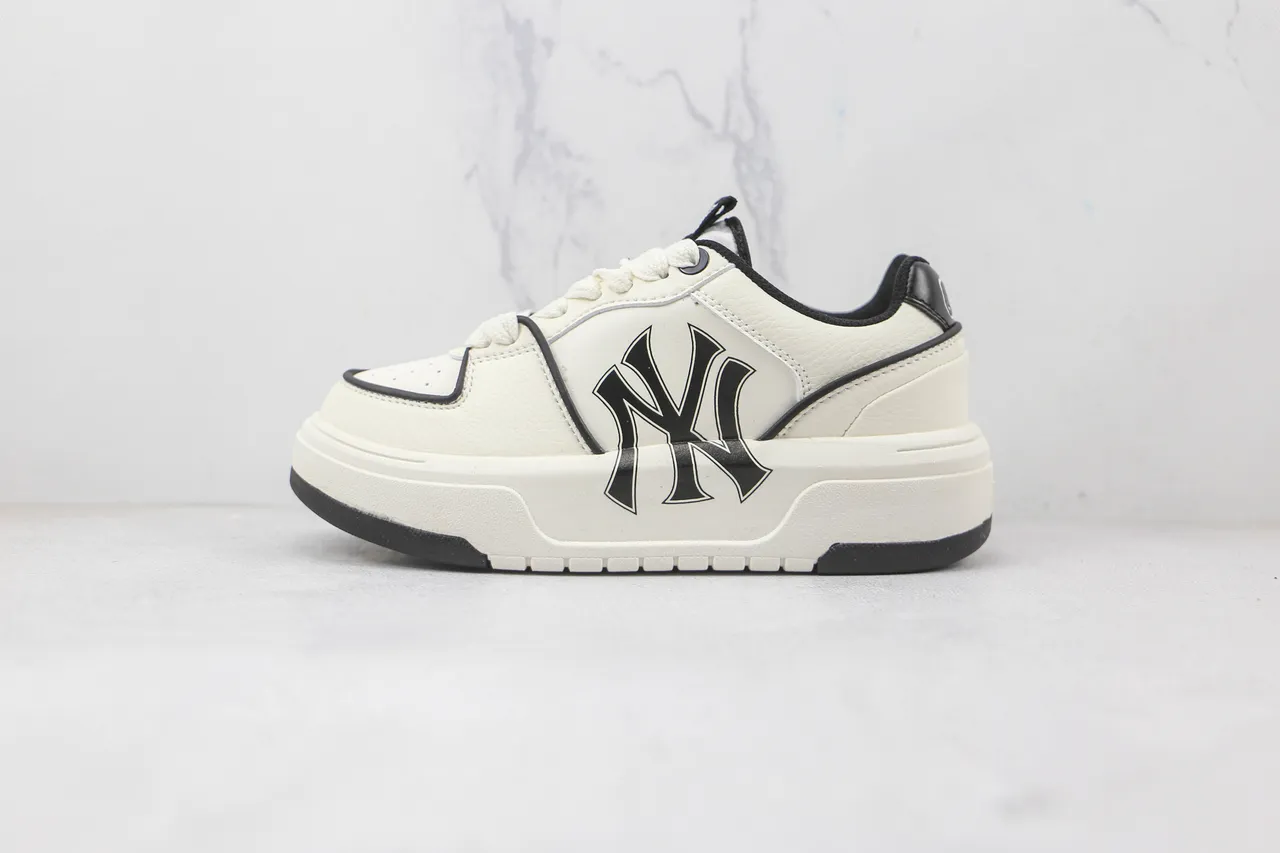 New Era NY Yankees Logo Platform Lifestyle Sneakers