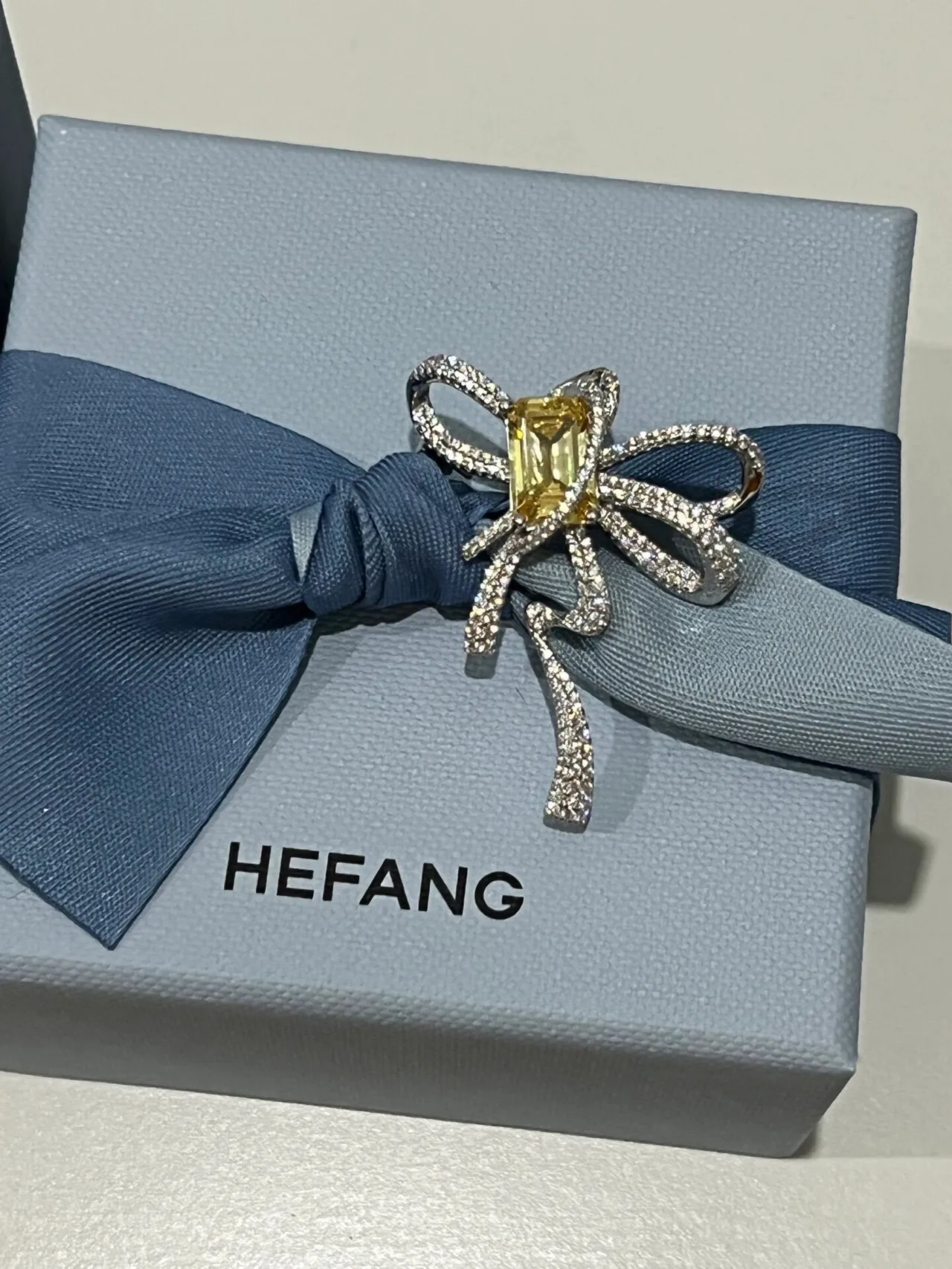 Yellow Gemstone Pavé Ribbon Brooch