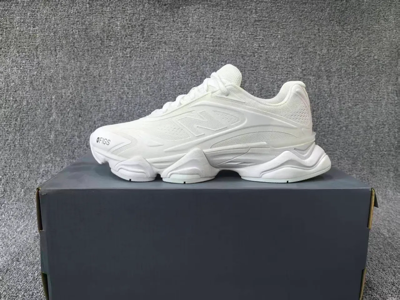 New Balance White Sole Sculpted Midsole Chunky Sneakers