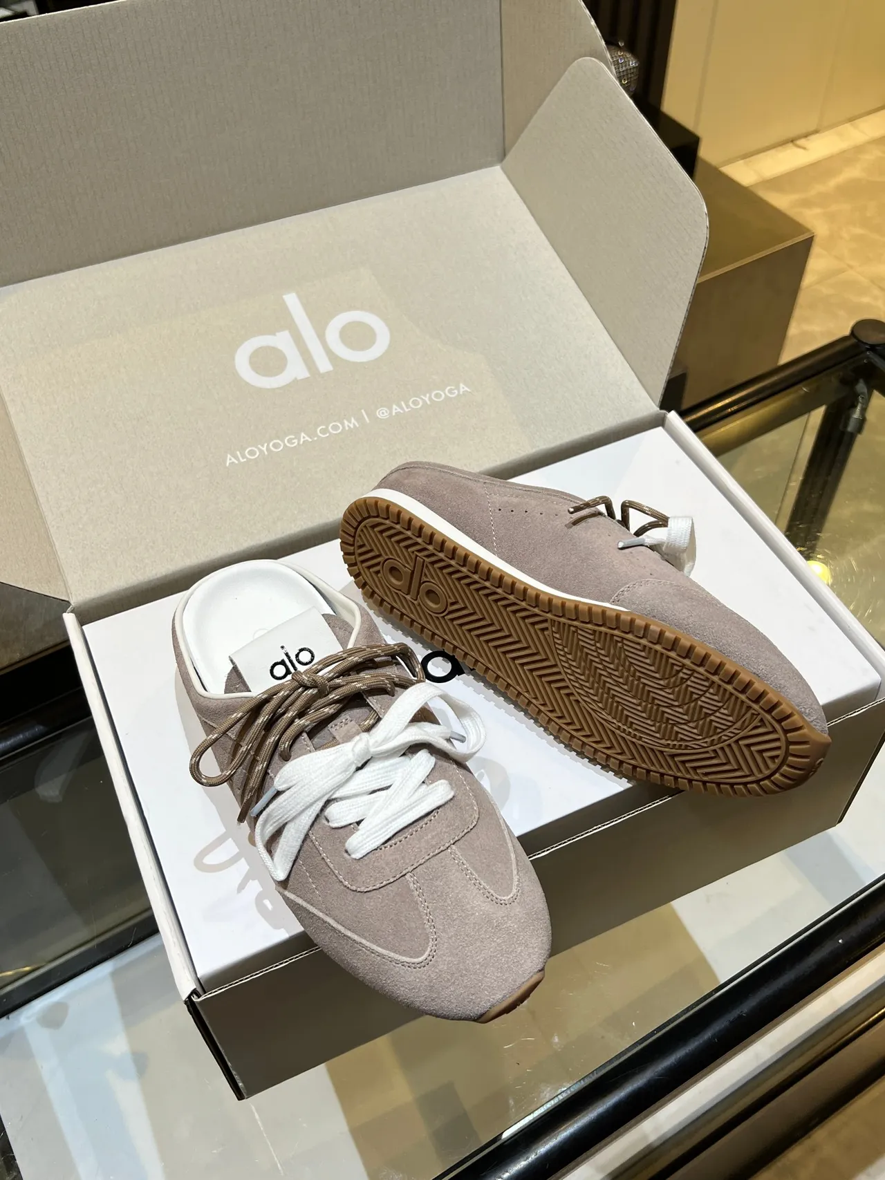 Alo Beige White Suede Upper Dual-Tone Laces Lifestyle Sneakers