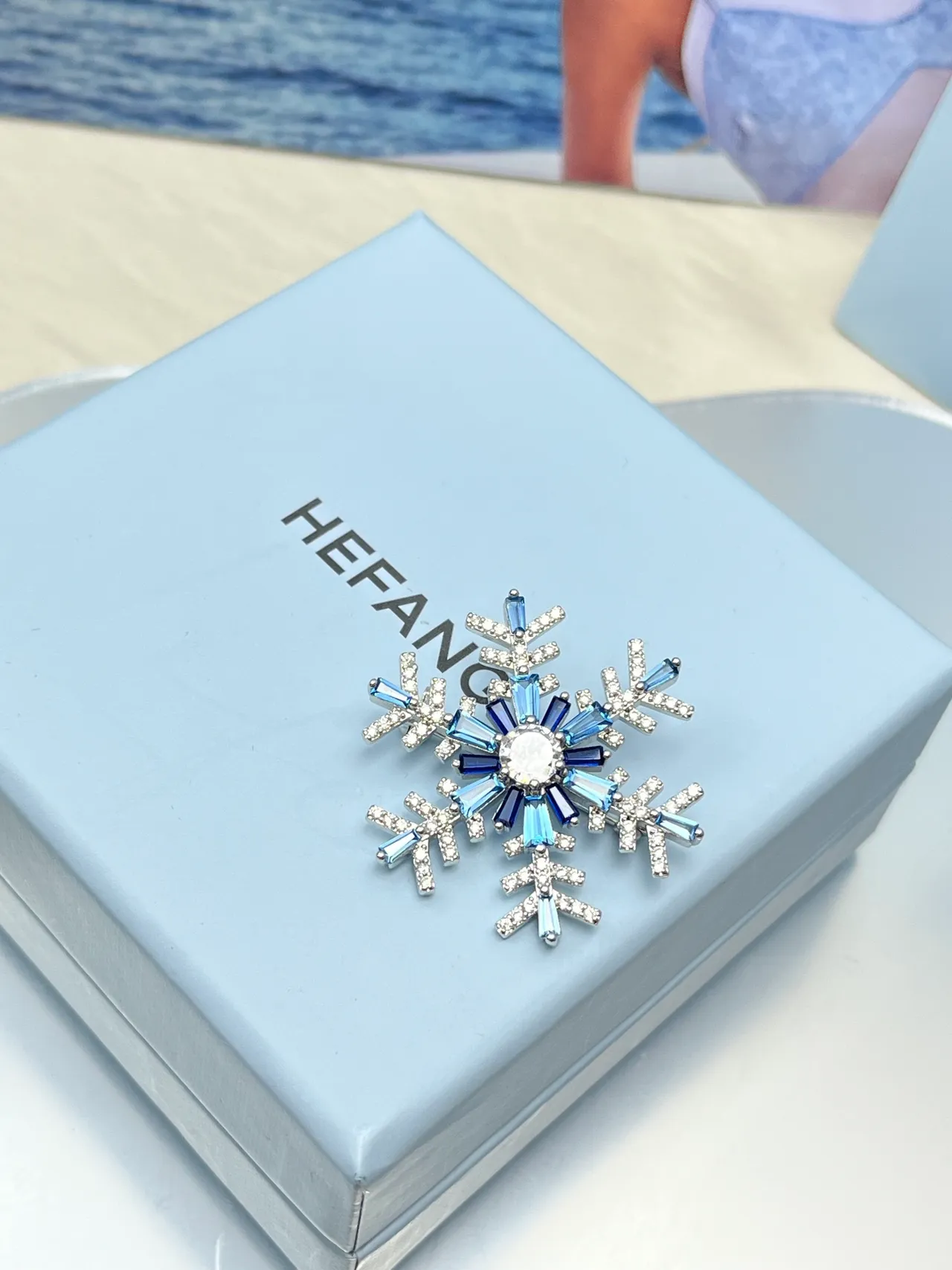 HEFANG Blue Silver Snowflake Silhouette Baguette-Cut Crystals Brooch