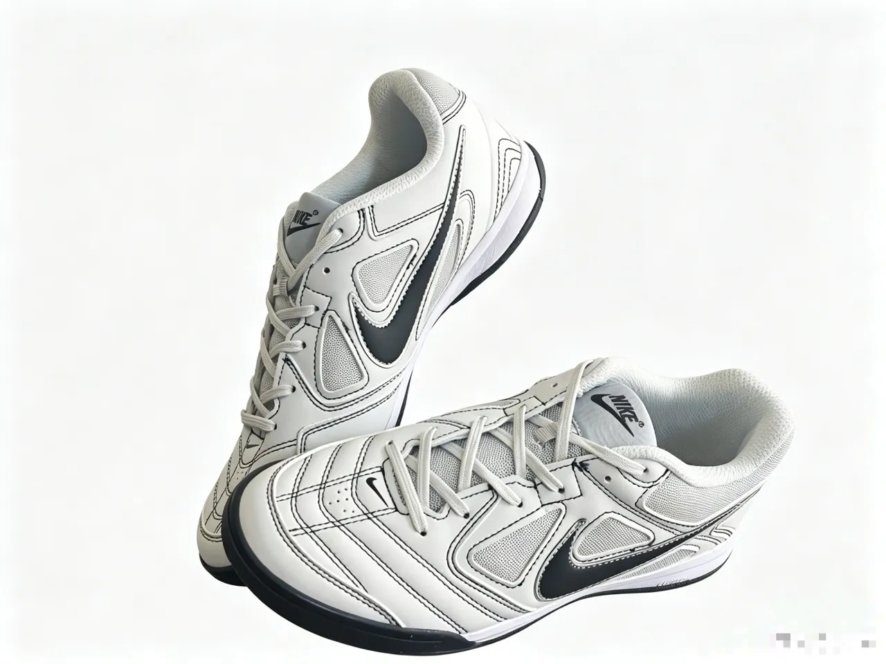 Nike White Black Low-Top Synthetic-Mesh Upper Indoor Soccer Shoes