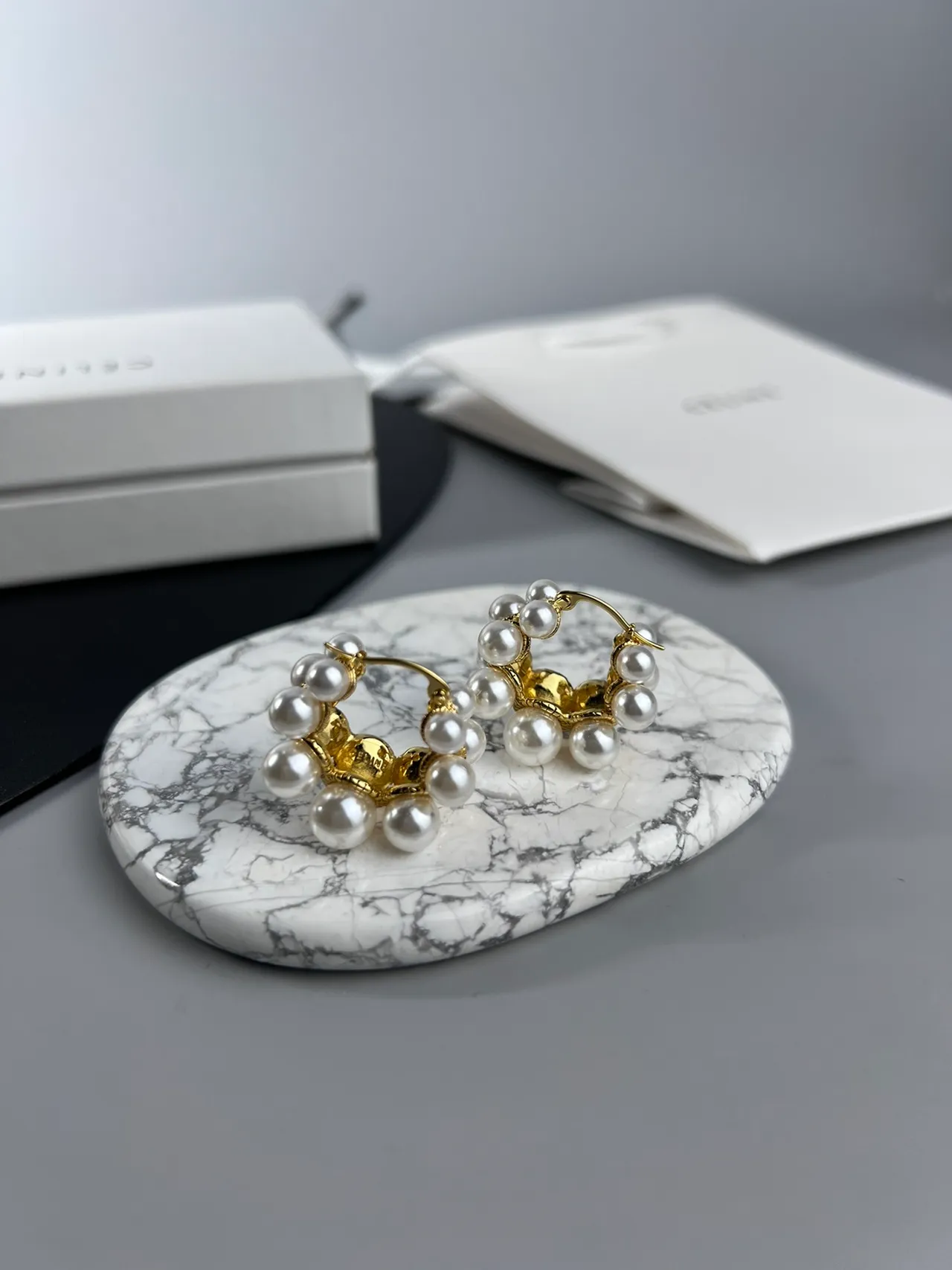 Céline White Silver Pearl Cluster Metal Jewelry