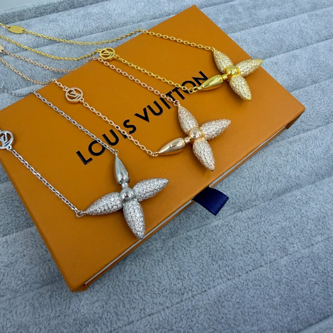Louis Vuitton Blossom Gold Silver Pavé-Set Crystal Petals Four-Petal Floral Pendant Necklace