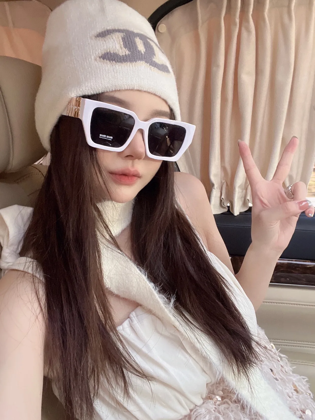 Chanel CC Logo Knitted White Beanie