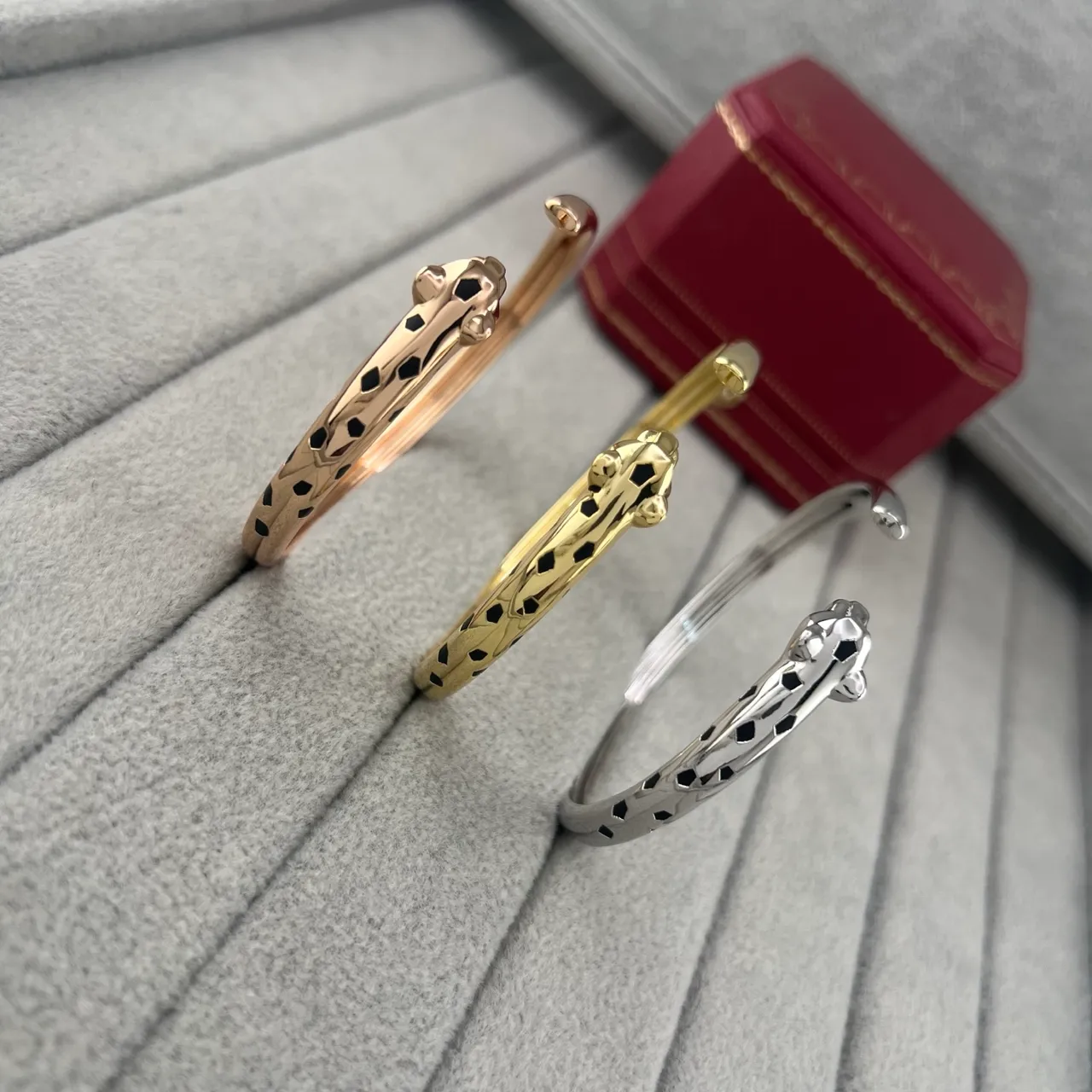 Cartier Panthère Gold Black Panther-Head Terminal Enamel Spots Bracelet