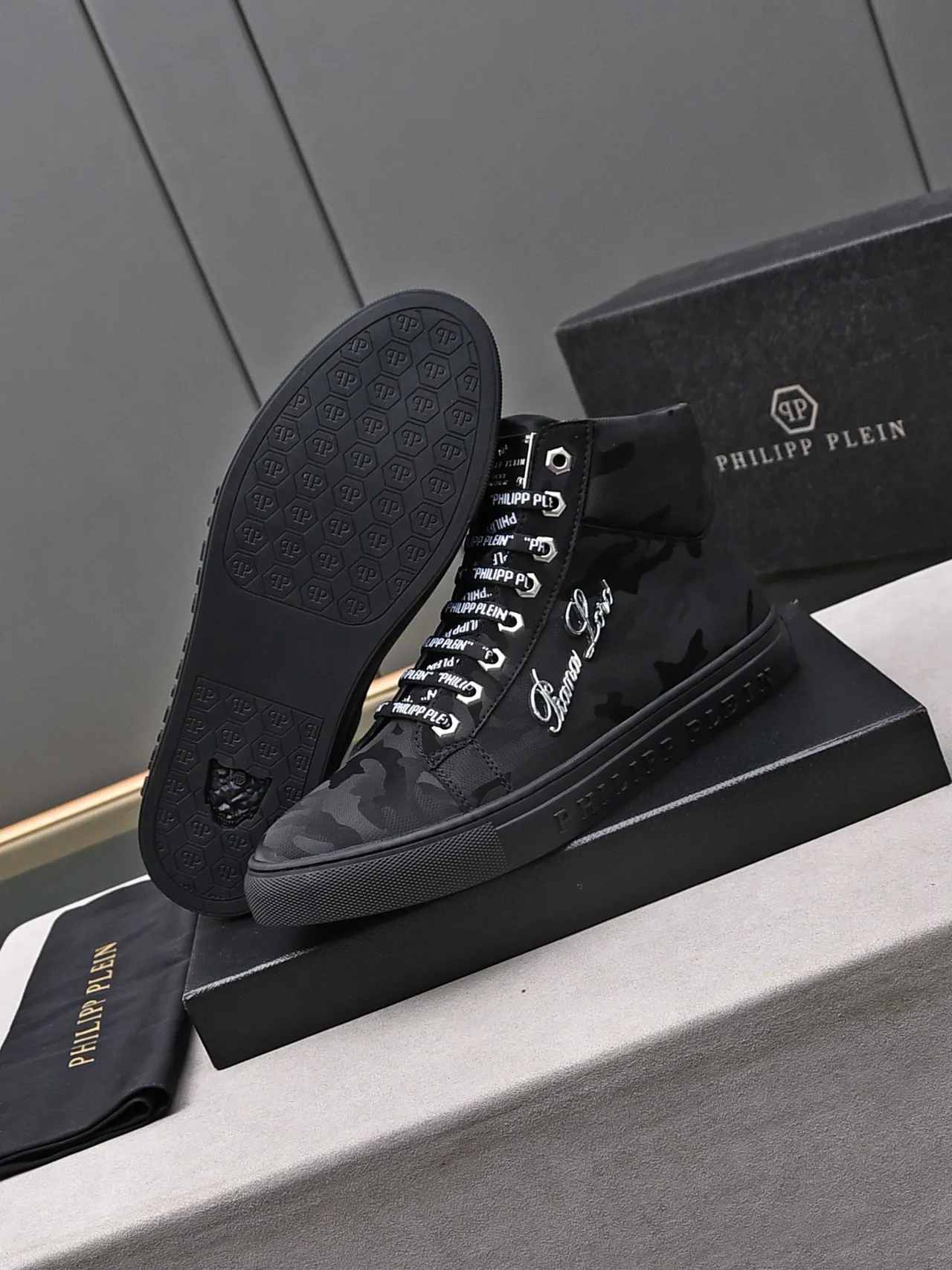 Philipp Plein High-Top Lifestyle Sneaker Black Silver Camouflage Print Lifestyle Sneakers