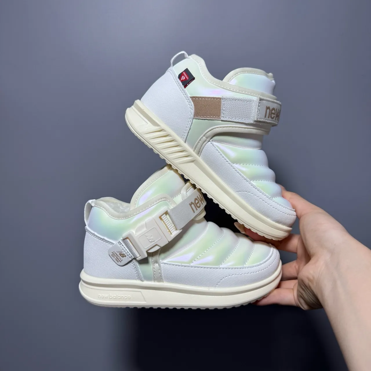 New Balance Silver Black Quilted Puffer Upper Single Velcro Strap Lifestyle Sneakers