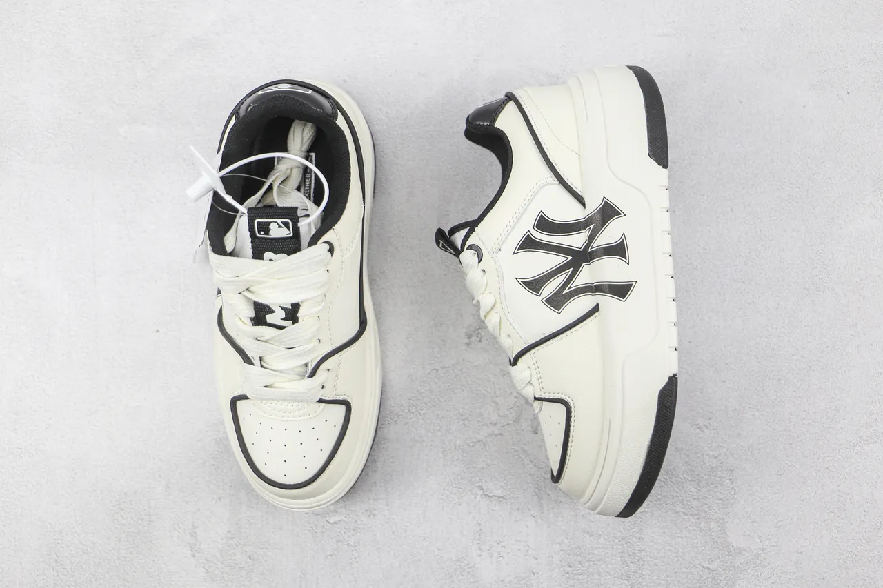 New Era NY Yankees Logo Platform Lifestyle Sneakers